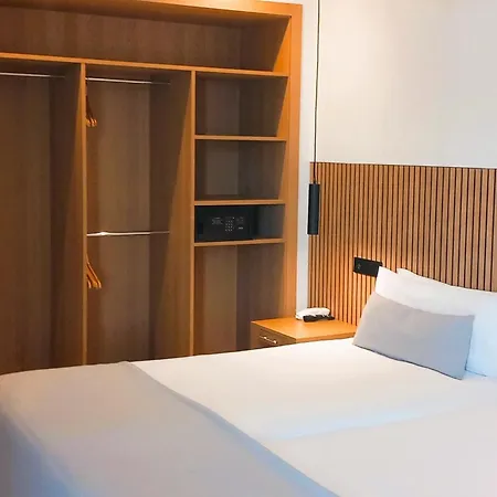 Aparthotel Bahia Pollensa 4*